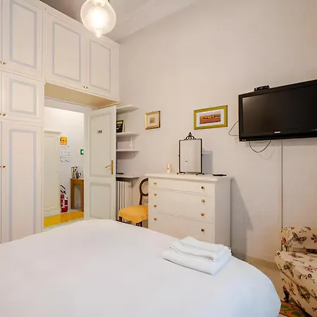 S.pietro Elvira's Retro Daire