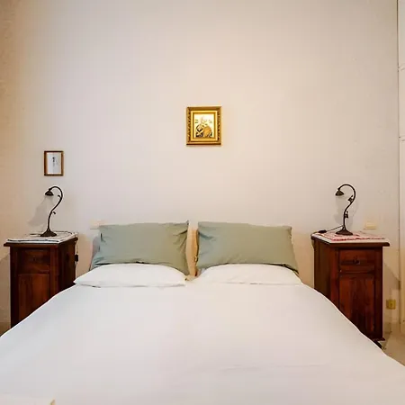 S.pietro Elvira's Retro Daire *