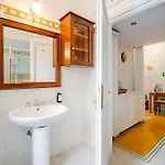S.pietro Elvira's Retro Apartment