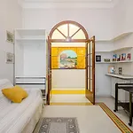 S.pietro Elvira's Retro Apartment